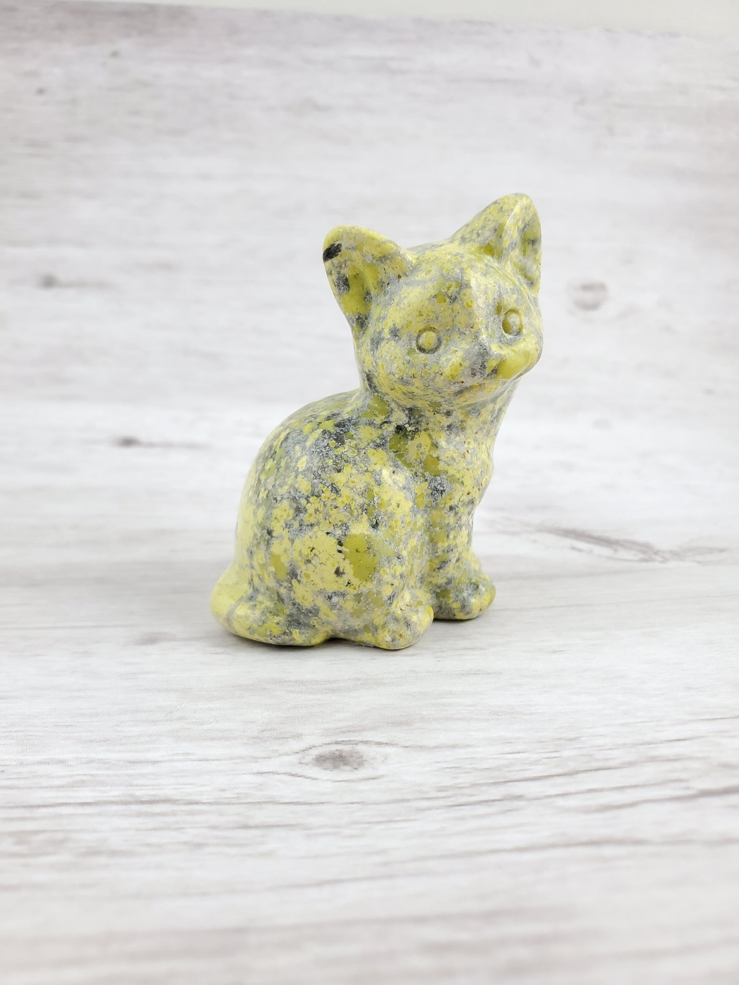 Adorable Green Speckled Sitting Kitty Cat Carving Sculpture