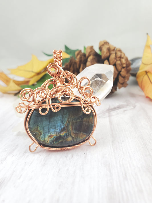 Labradorite Flashy Cauldron Pendant