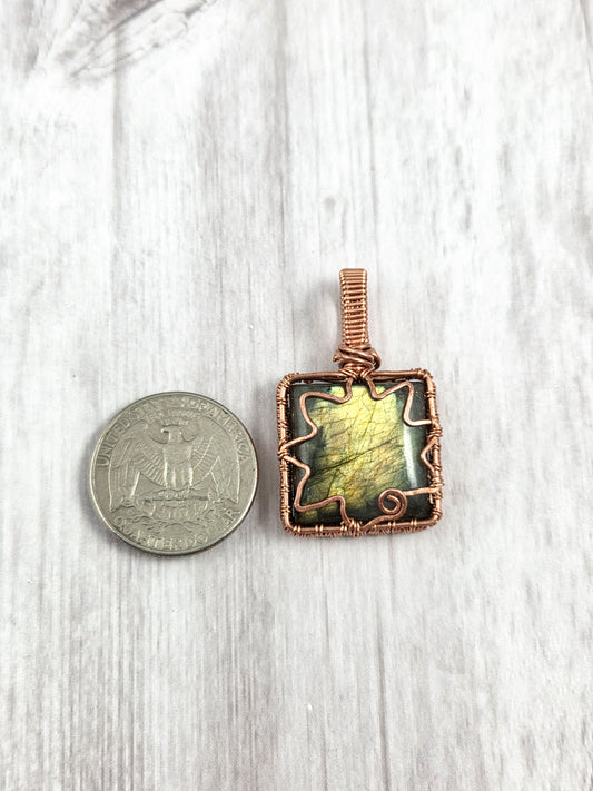 Beautiful Wire Wrapped Sun Yellow-Green Labradorite Pendant