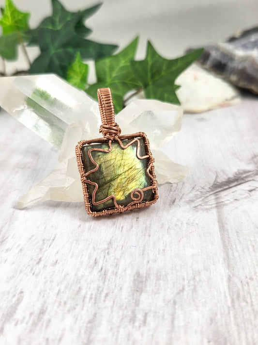 Beautiful Wire Wrapped Sun Yellow-Green Labradorite Pendant